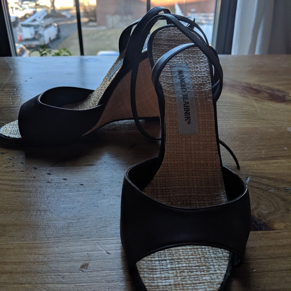 Brown Manolo Blahnik Raffia Wedges - Size 7.5 - Picture 3 of 7